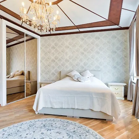 The Goldsmiths' Old Town Treasure Appartement
