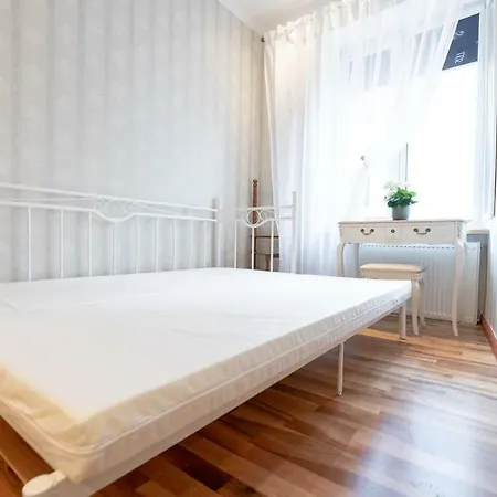 The Goldsmiths' Old Town Treasure Apartment